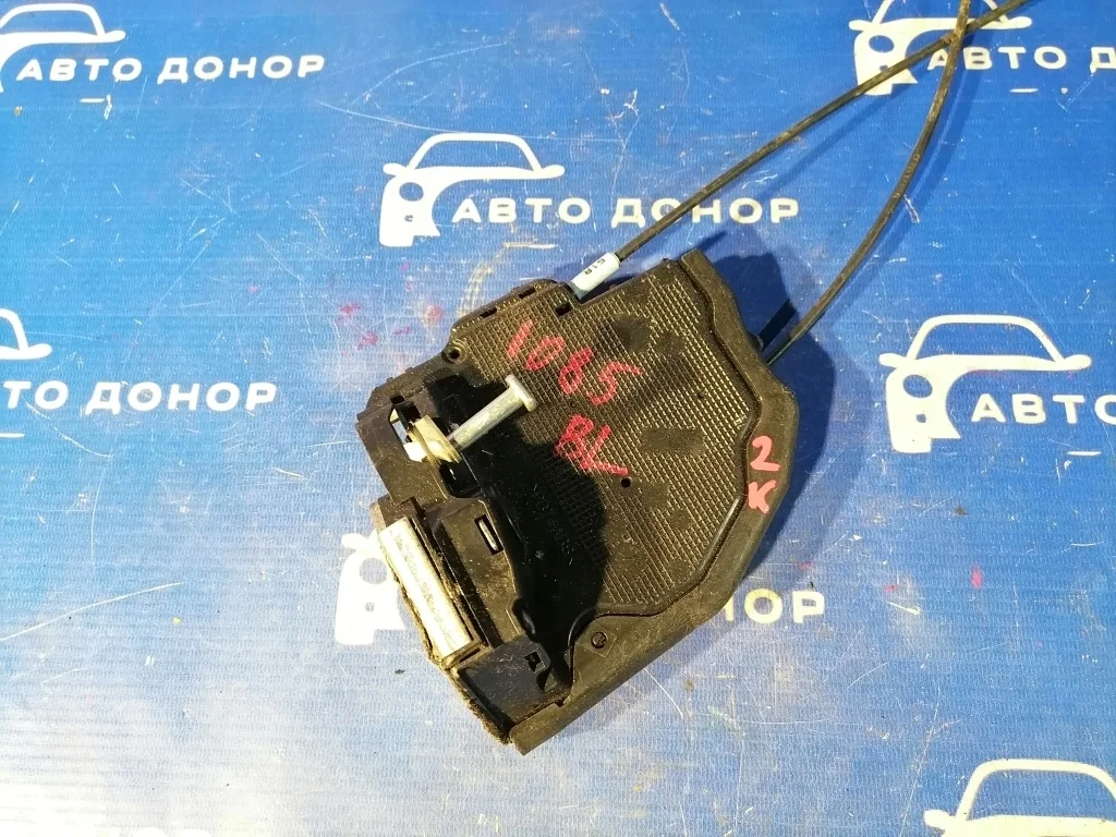 замок двери TOYOTA COROLLA FIELDER NZE141 -