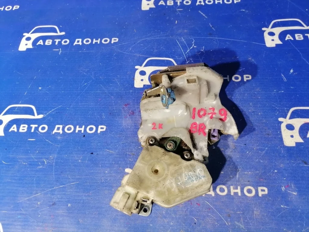 замок двери NISSAN BASSARA JU30 - R 82502AA210