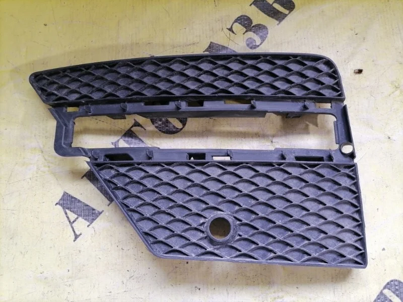 Накладка под ПТФ левая Mercedes-Benz M-Class W166 2011-2015 2014 A1668852822 3.0 249 Л/С OM642.826 ДИЗЕЛЬ