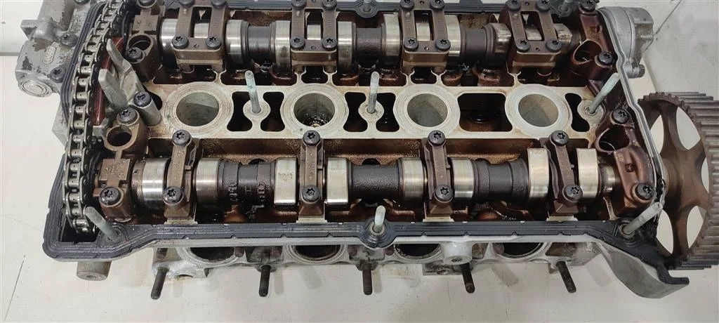 Головка блока цилиндров (ГБЦ) AWM  1.8 Турбо бенз