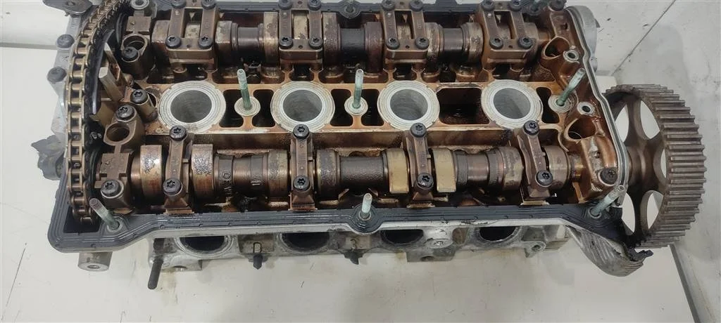 Головка блока цилиндров (ГБЦ) AJH  1.8 Турбо бенз