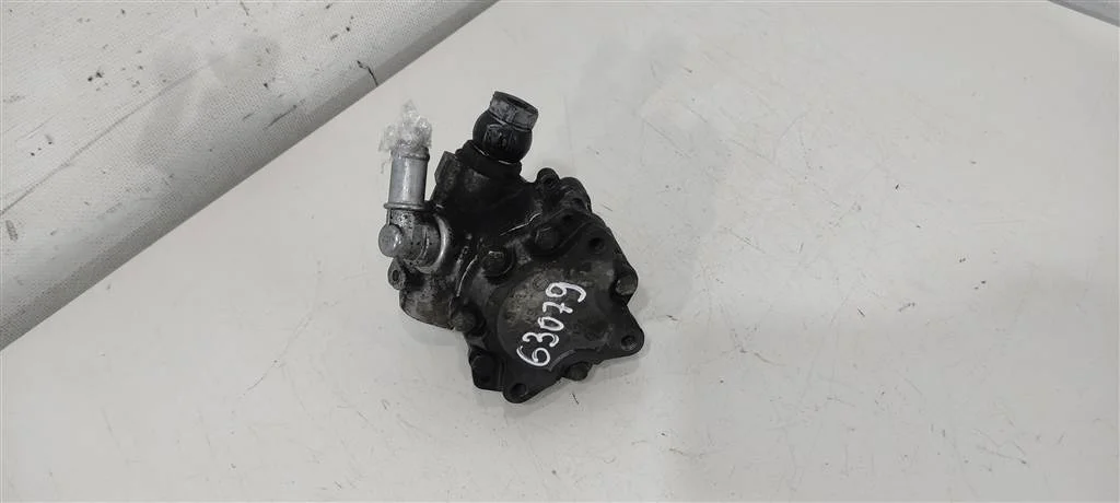 Насос гидроусилителя руля 4F0145155P  2.0 Бензин