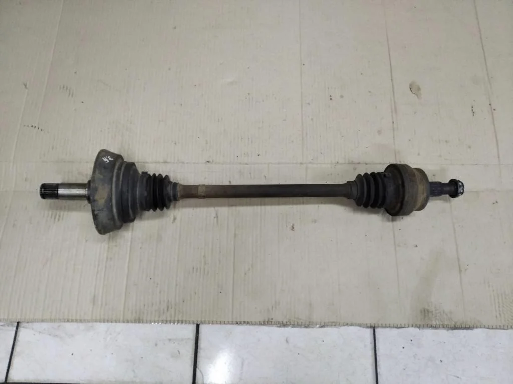 Привод задний Mercedes-Benz