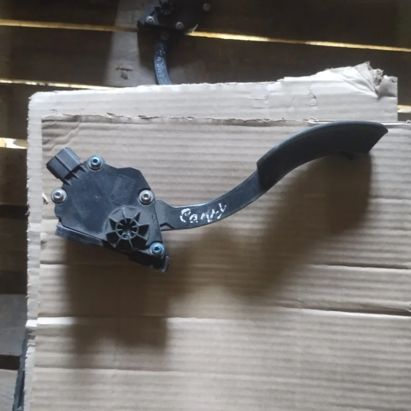 Педаль газа Toyota Camry 40 2006-2011 7811033020