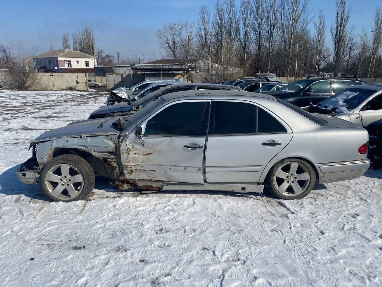 Продажа Mercedes-Benz E class 3.2 (220Hp) (104.995) RWD AT по запчастям