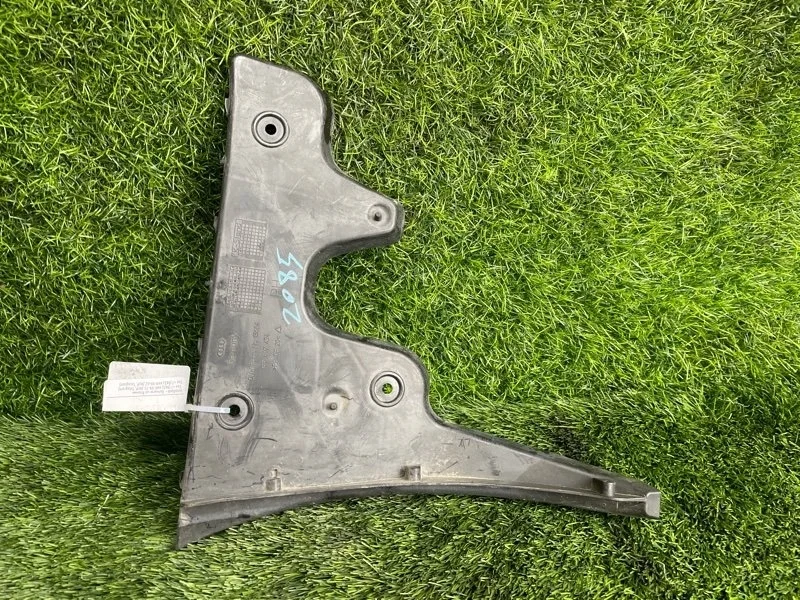 Кронштейн крепления бампера Audi A6 2006 4F5807454 C6 AUK 3.2, задний правый