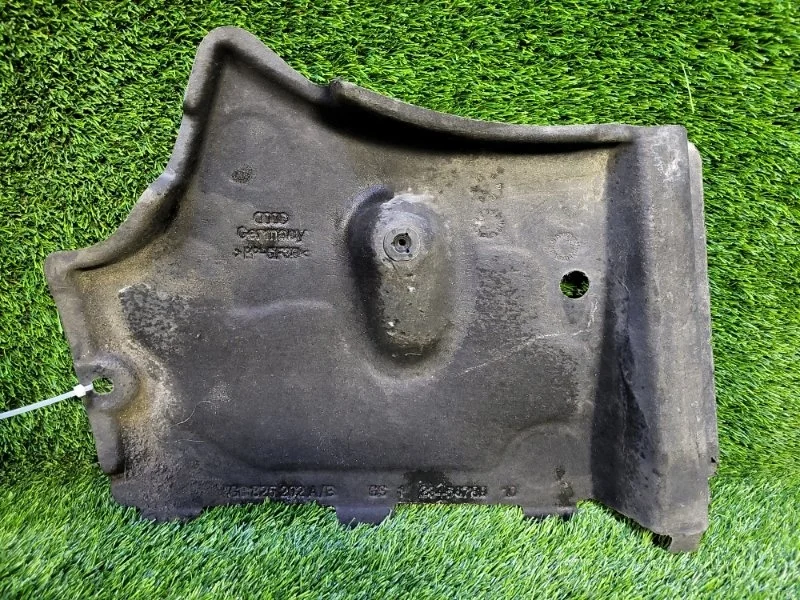 Защита днища Audi A6 2011 4G0825202A C7 CHV 2.8, передняя правая