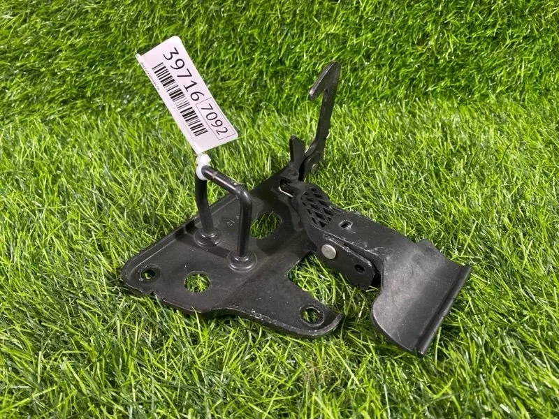 Замок капота Audi A6 2007 4F0823480B C6 AUK 3.2