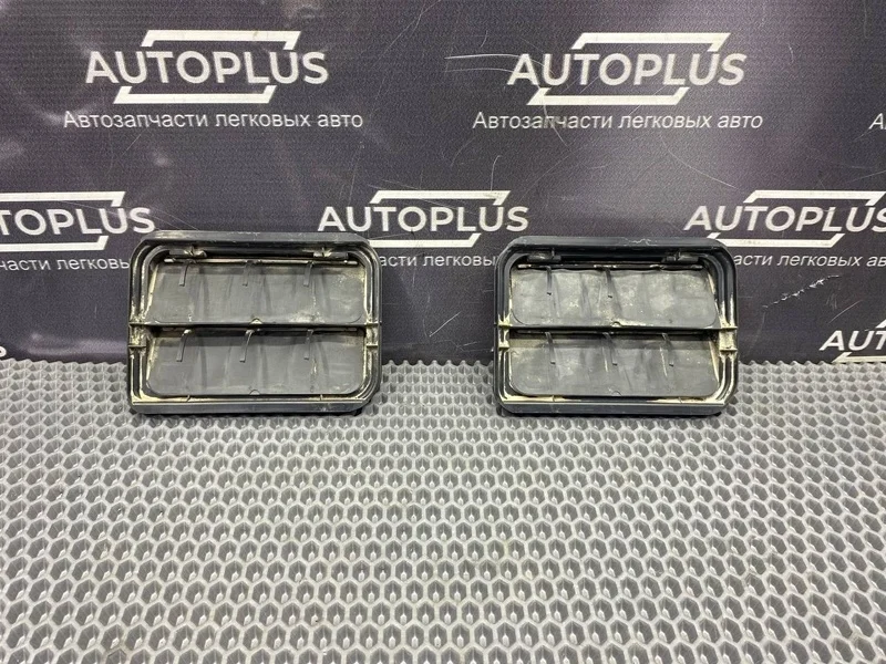 Решетка вентиляционная Renault Megane 2010 7700838358 ХЭТЧБЕК K4M 838, задняя