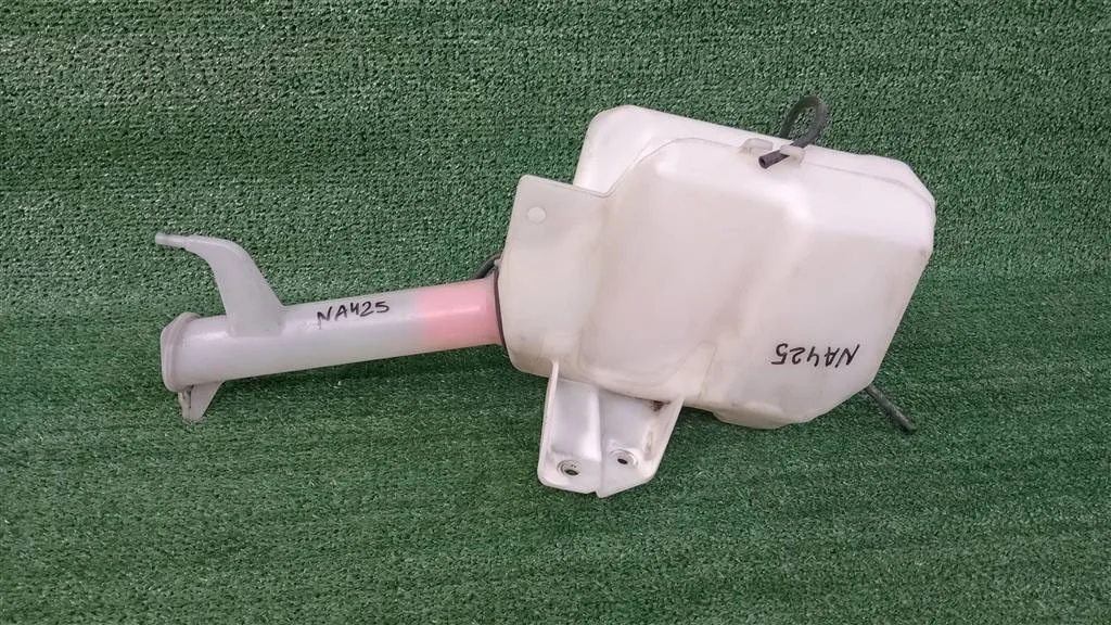 Б.у. бачок омывателя MITSUBISHI GRANDIS NA4W MITSUBISHI GRANDIS NA4W