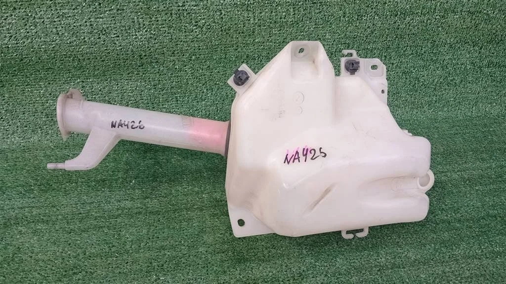 Б.у. бачок омывателя MITSUBISHI GRANDIS NA4W MITSUBISHI GRANDIS NA4W