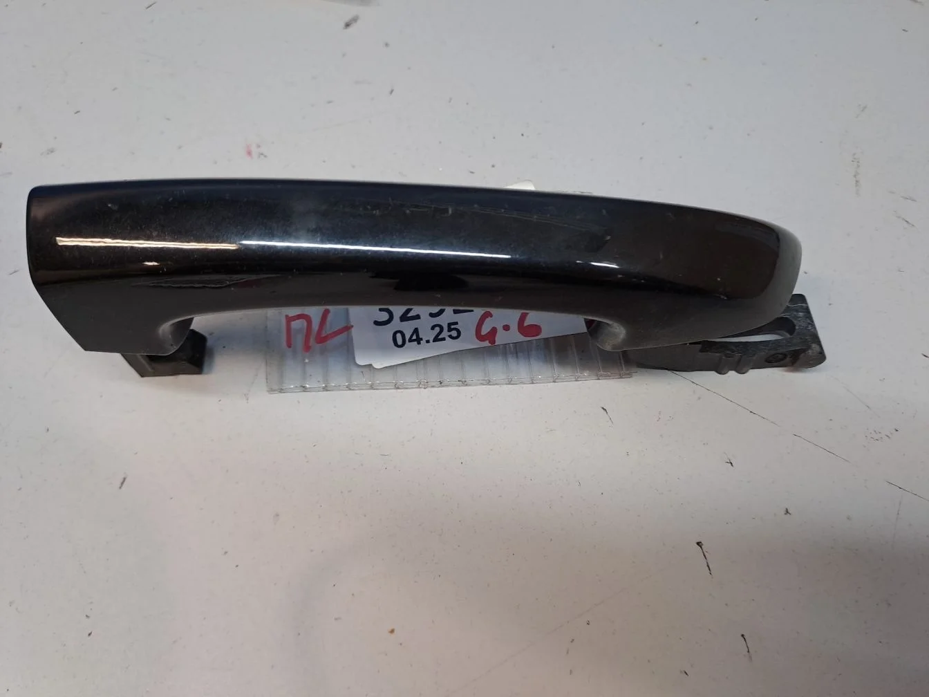 Ручка двери нaружная правая для Volkswagen Golf 6 2009-2013