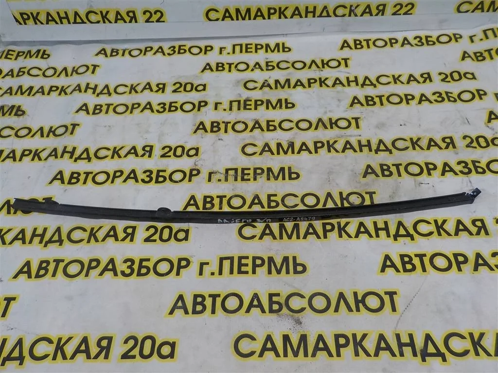 Направляющая стекла двери Mitsubishi Pajero III (1999—2003)