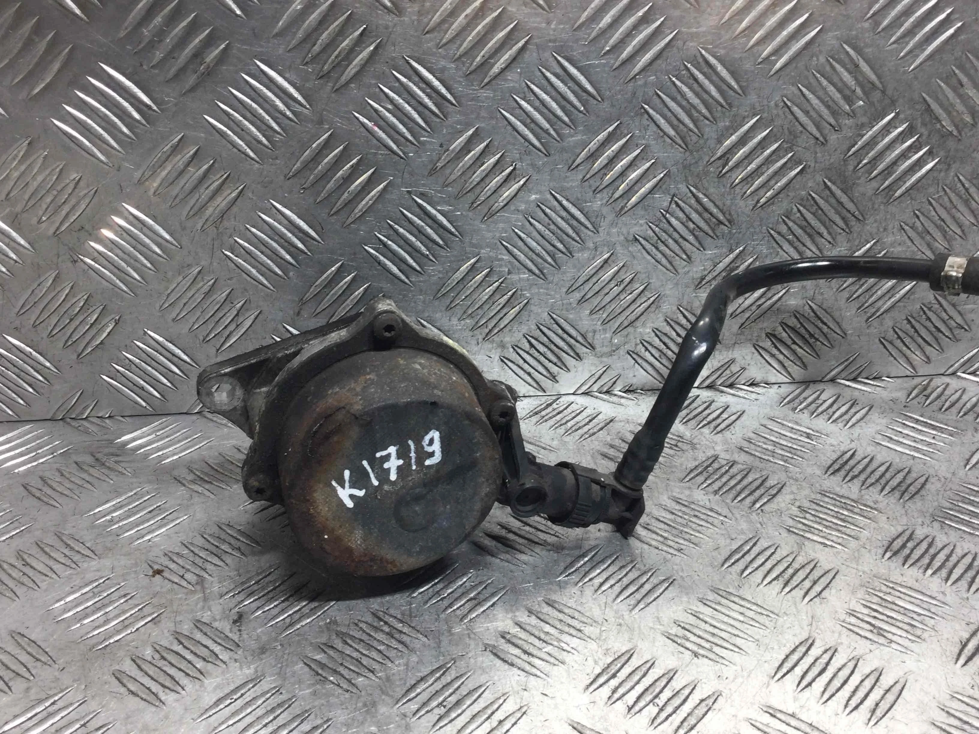 Насос вакуумный Opel Vivaro A (2001-2014) дизель 1.9 dCI Механика Микроавтобус