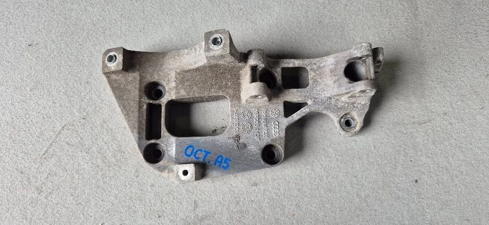 Кронштейн генератора для Skoda Octavia A5 1Z
