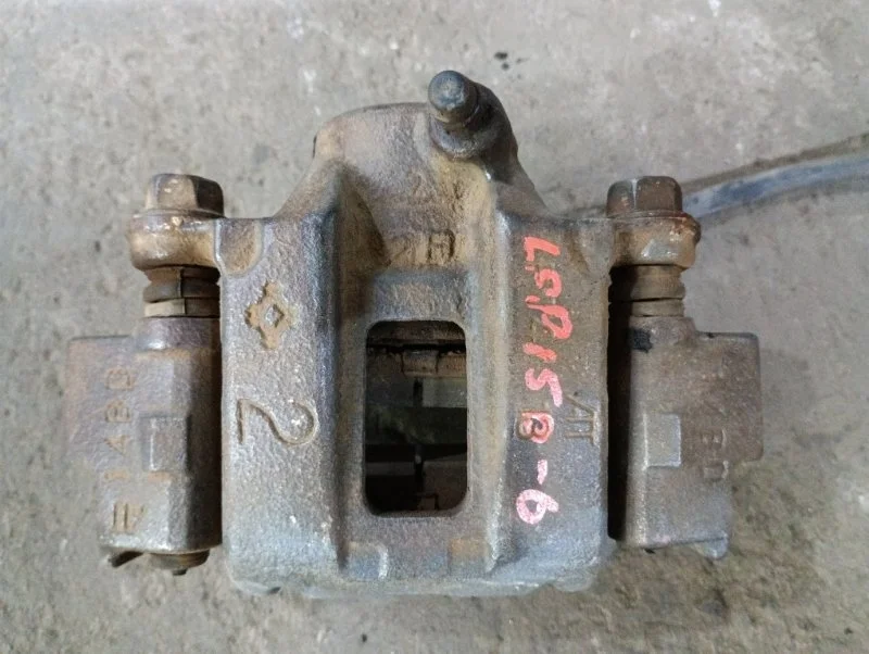 Суппорт задний правый Toyota Land Cruiser Prado 150 (2009-2023) 2012 4773034030 2.7 I 2TRFE