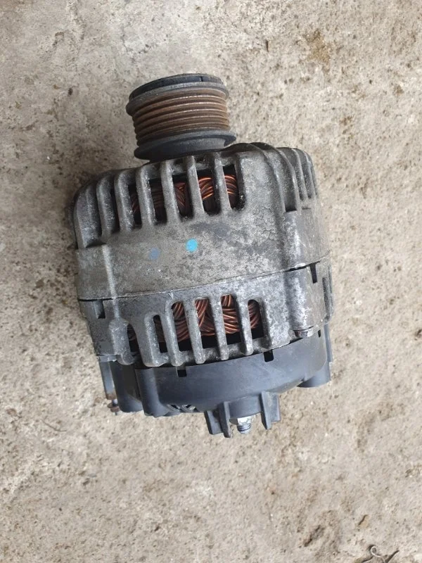 Генератор Volkswagen Golf 2005-2009