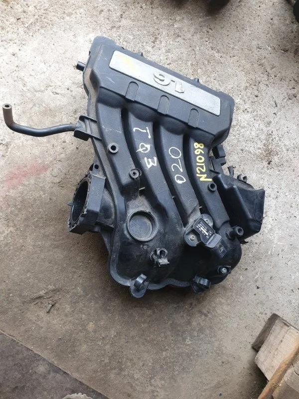 Коллектор впускной Volkswagen Golf 2005-2009