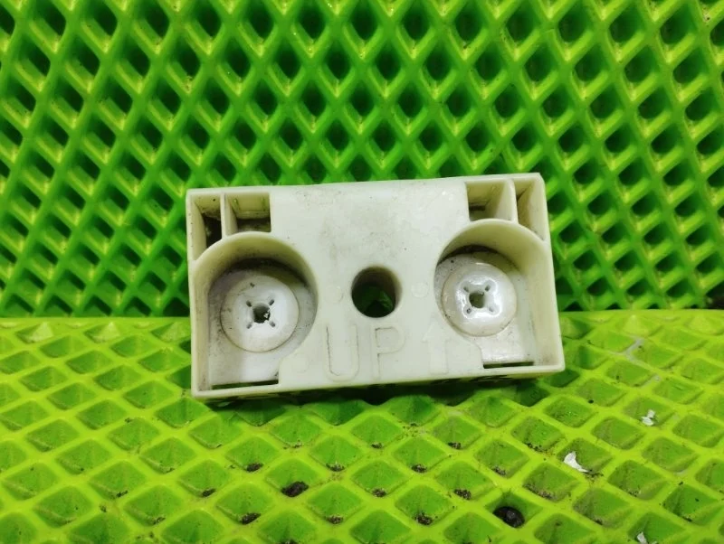 Кронштейн переднего бампера правый Nissan X-Trail 2008 62222JG000 ВНЕДОРОЖНИК MR20