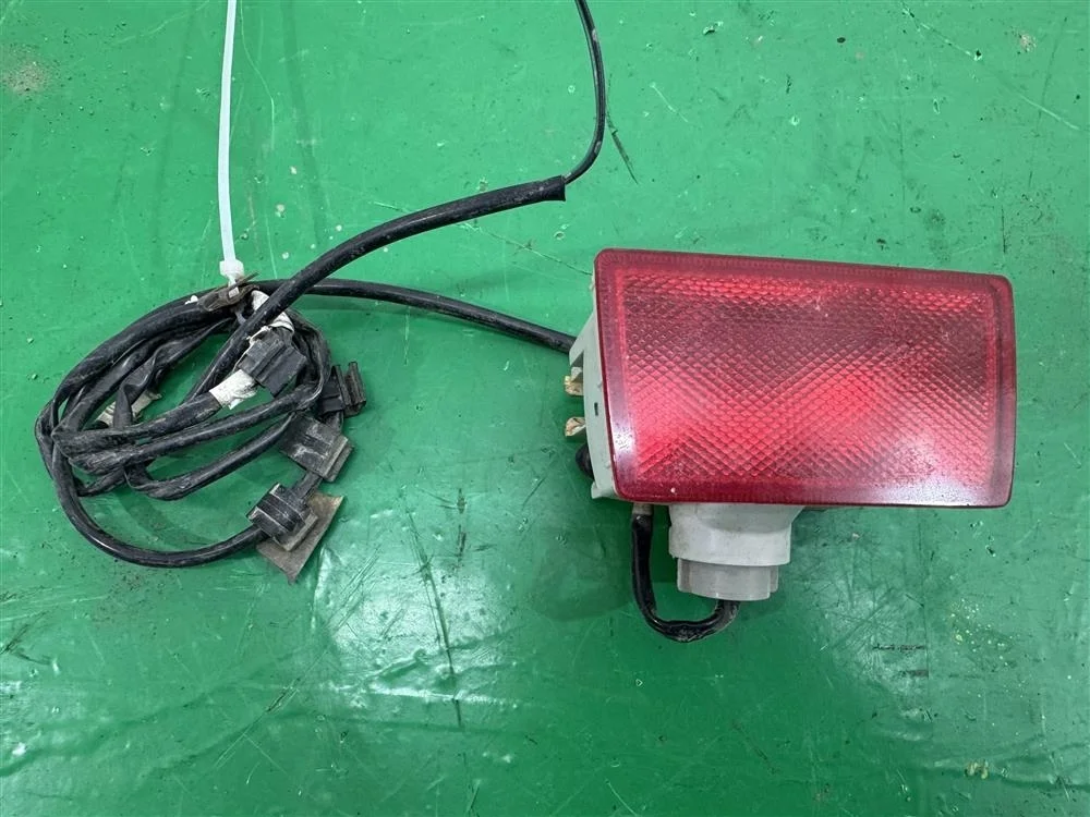 Фонарь в бампер REAR (центральный) + провод