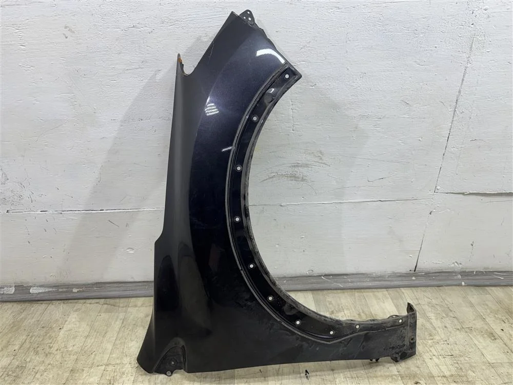 Крыло FR на XV БЕЗ отверстия под повторитель асфальт 61K УЦЕНКА незначительный дефект в области фар