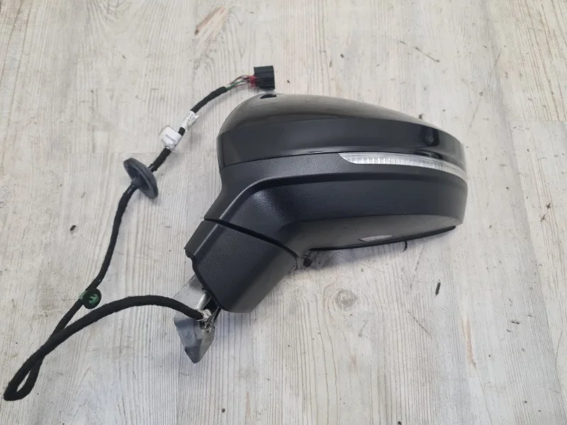 Зеркало VW Touareg 3 2019- CR7