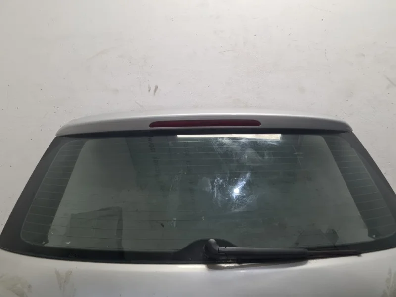 Стекло в крышку багажника VW Touareg NF 2010 7P