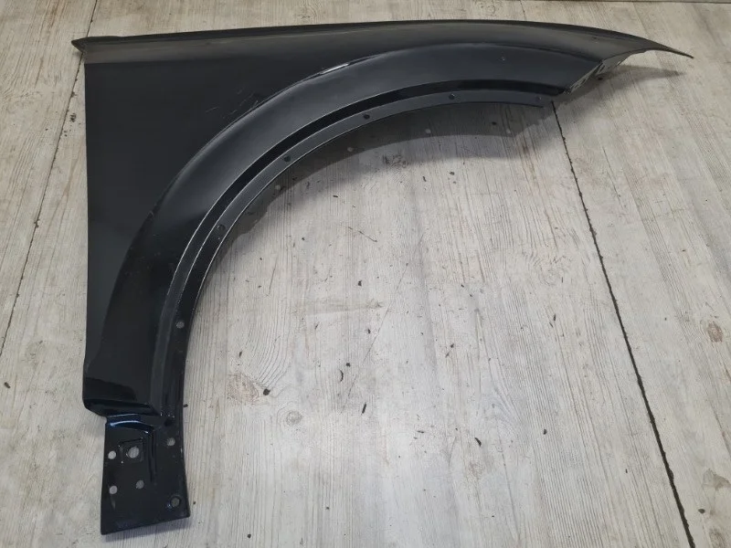 Крыло VW Touareg 3 2018- CR7