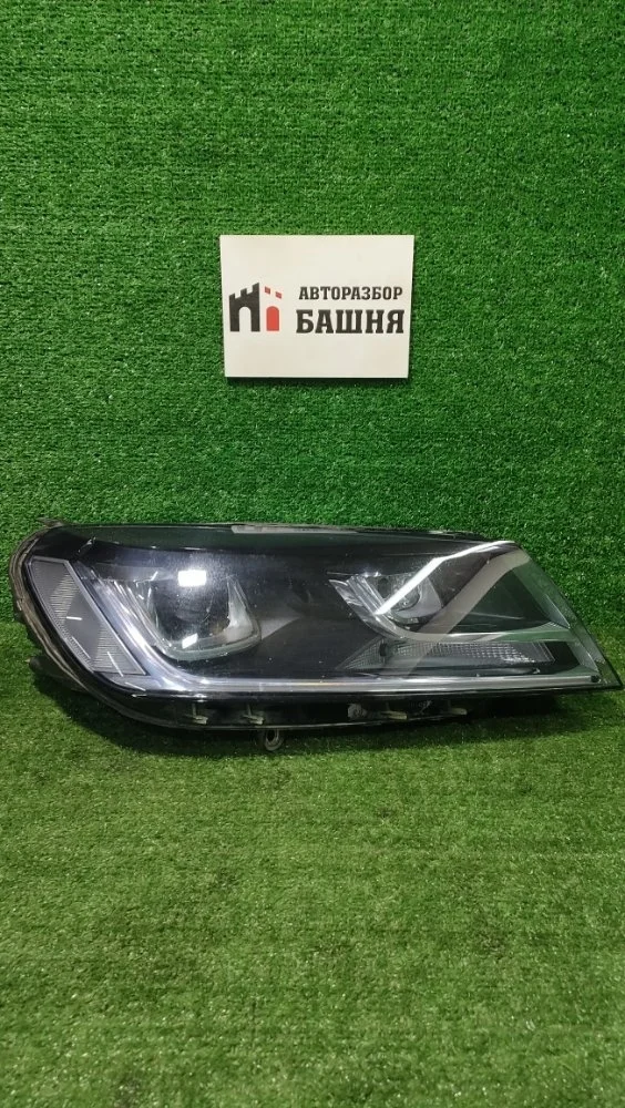 Фара Volkswagen Touareg 2016 7P1941754B NF CMTA, правая