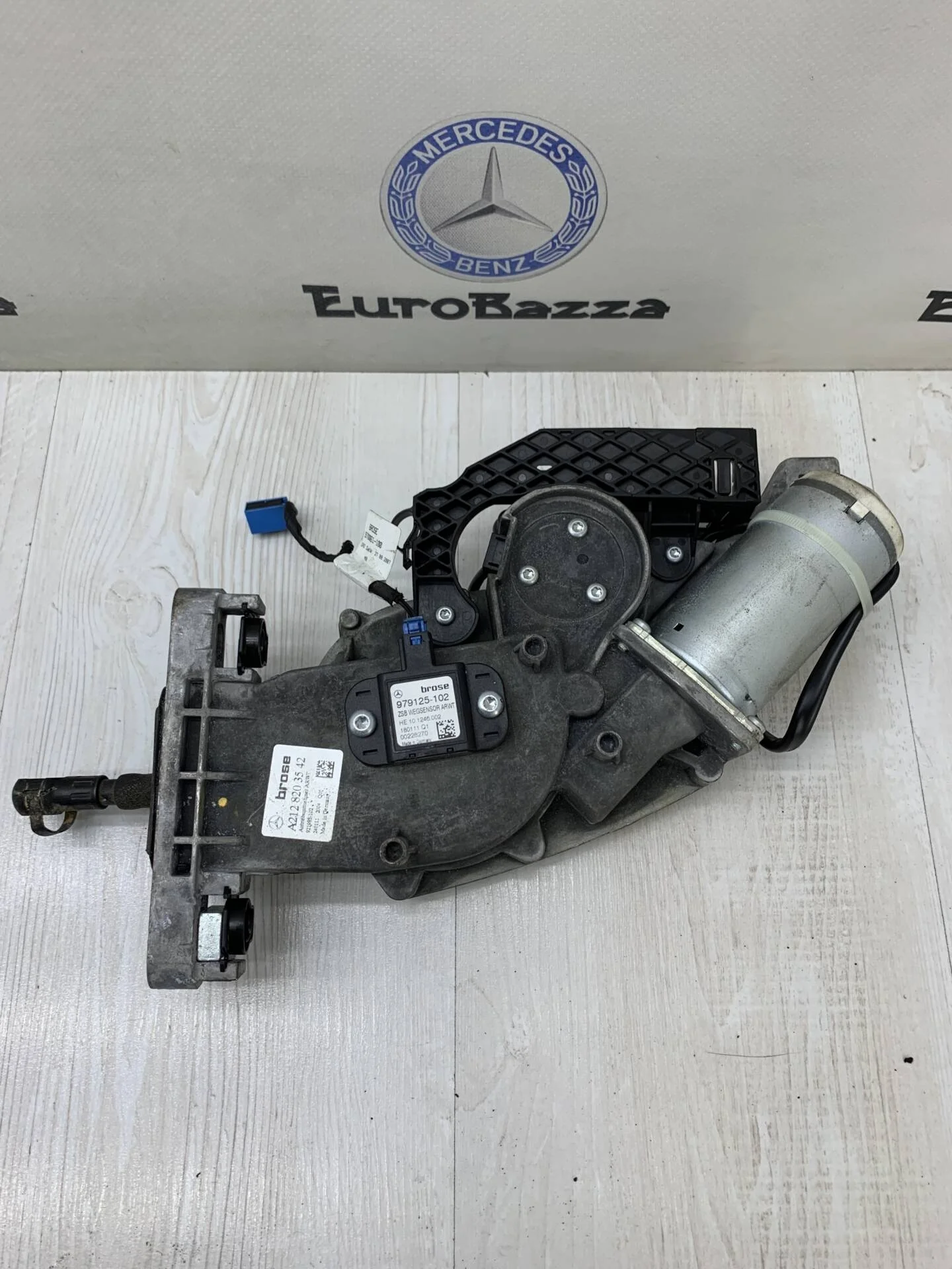 Привод крышки багажника Mercedes W212 Wagon