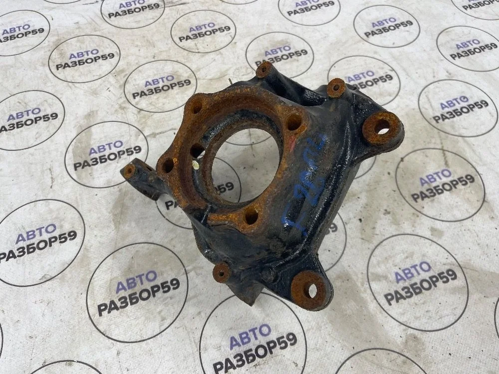 Кулак передний левый BMW X4 F26 (2014—2018)