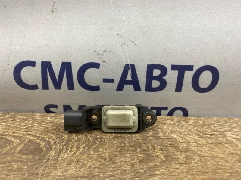 Датчик удара Volvo Xc90 30724677 ХС90 4.4 B8444S, передний