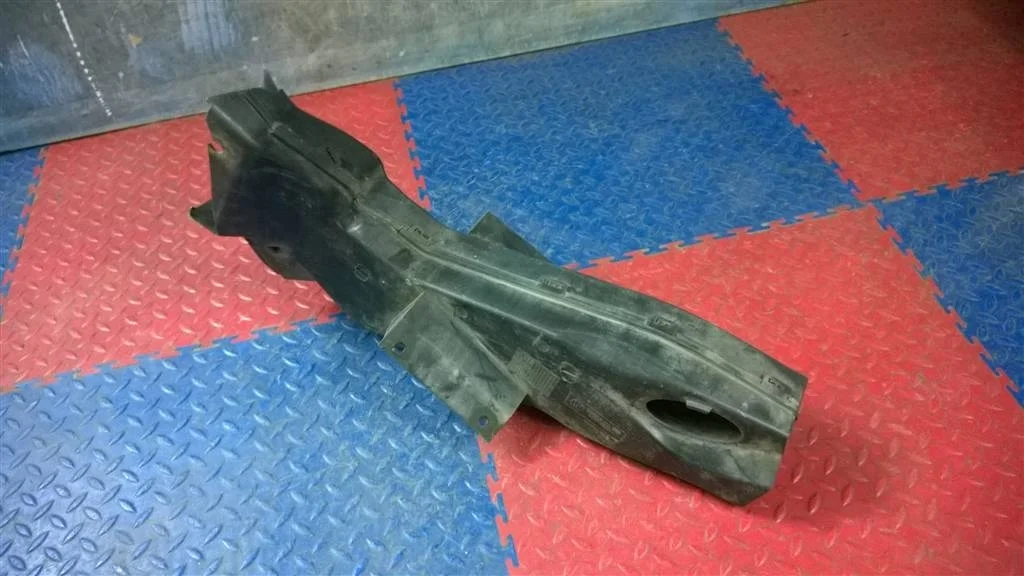 воздуховод на акпп BMW X5 E53  M54B30 231 лс 3.0i