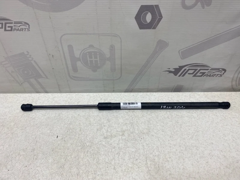 Амортизатор капота Mercedes-benz 2012 C204