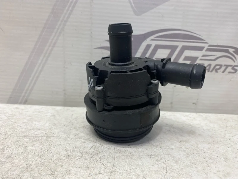 Циркуляционный насос Mercedes-benz 2014 W246