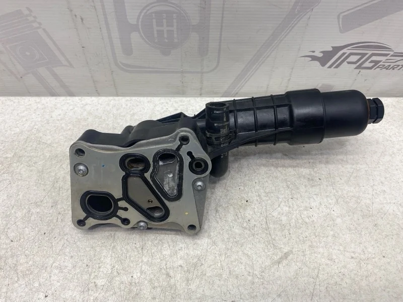 Корпус масляного фильтра теплообменником Mercedes-benz W212