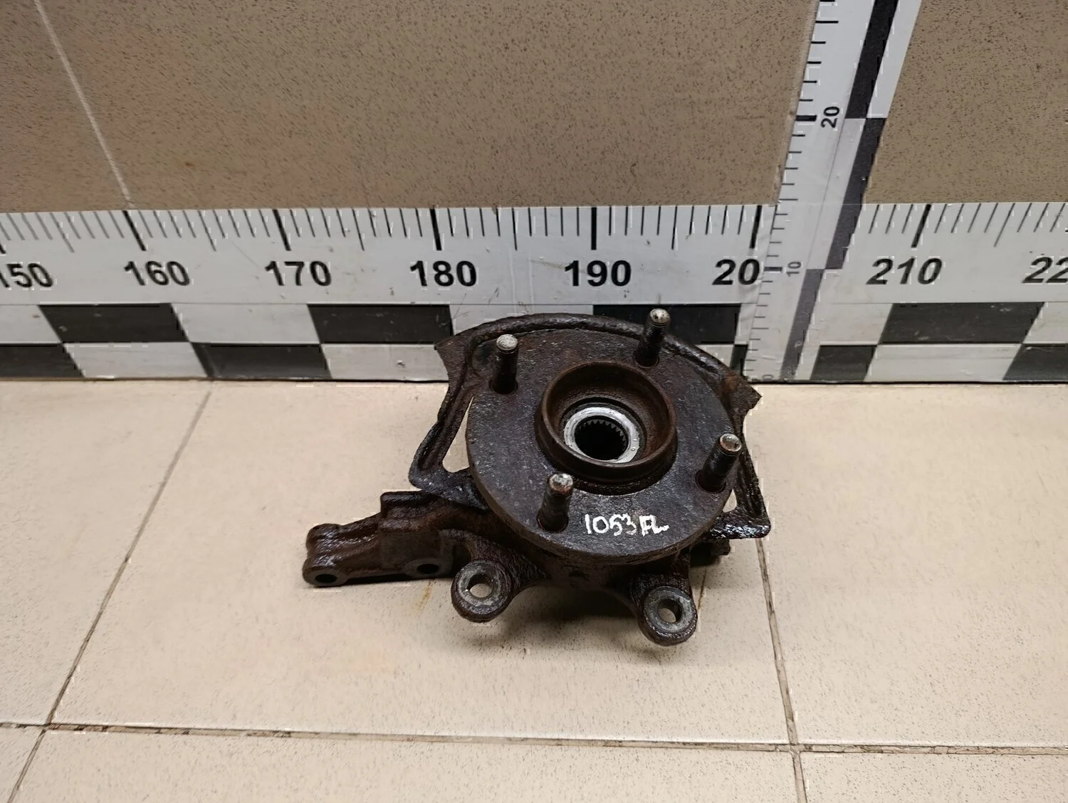 Кулак поворотный передний левый Almera Classic (B10) 2006-2013