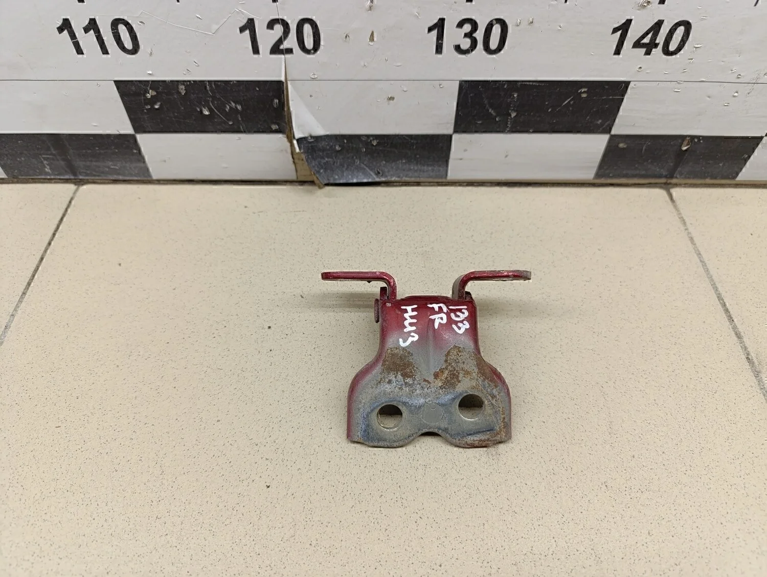 Петля двери передней правой нижняя Avensis II 2003-2008