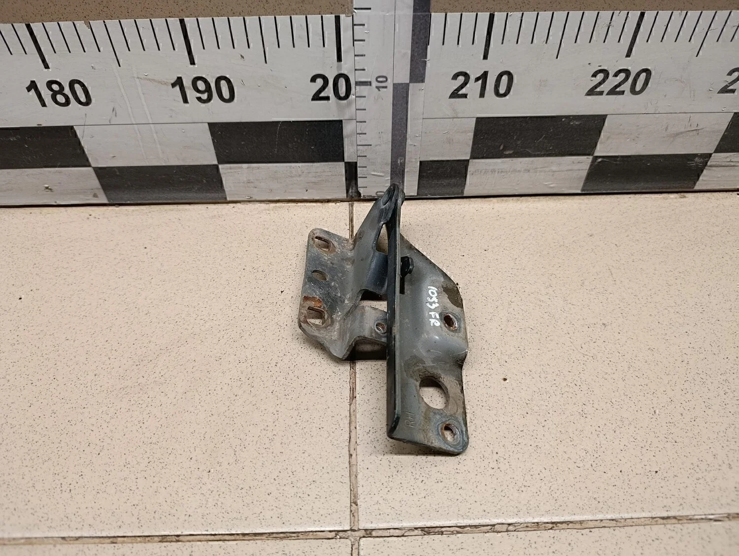 Петля капота правая Almera Classic (B10) 2006-2013