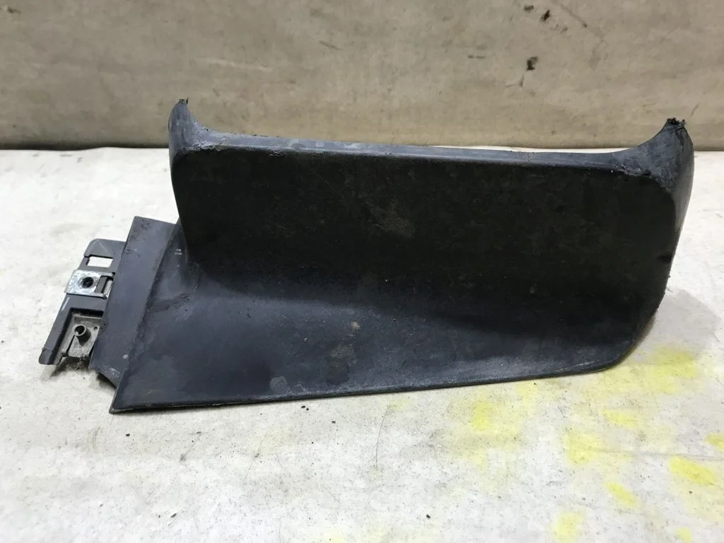 Брызговик бампера правый Nissan Pathfinder R51