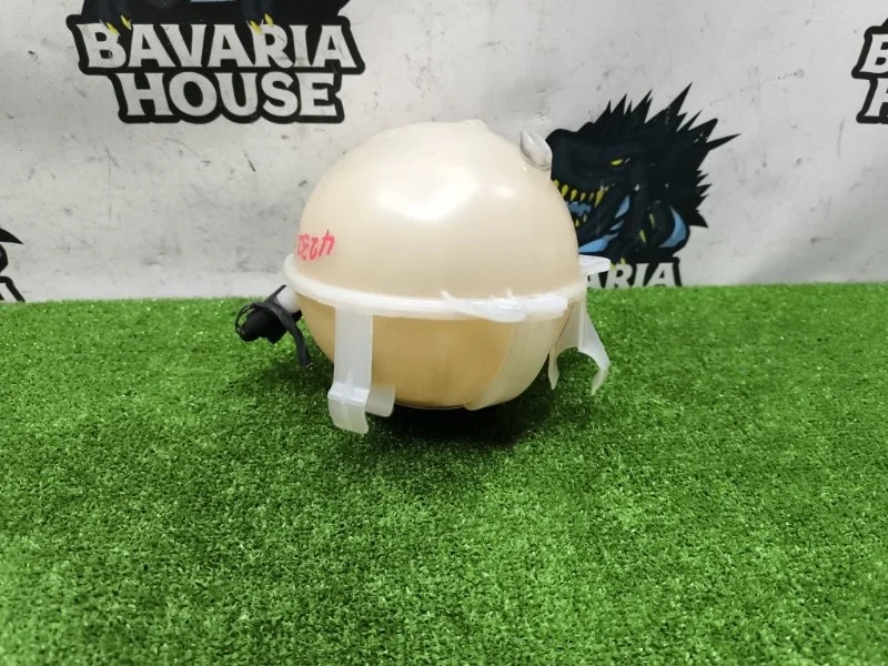 Бачок расширительный Audi Q3 2013 1K0121407A 8UB CCZ