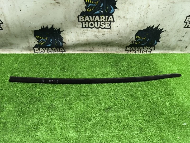 Молдинг лобового стекла Audi A5 2013 8T0854328A 8T CDN, правый