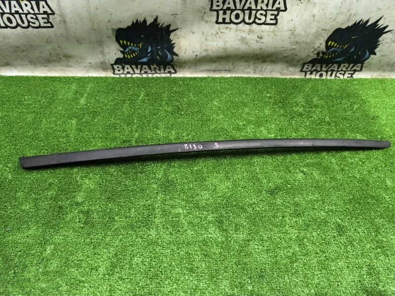 Молдинг лобового стекла Audi A5 2013 8T0854327A 8T CDN, левый