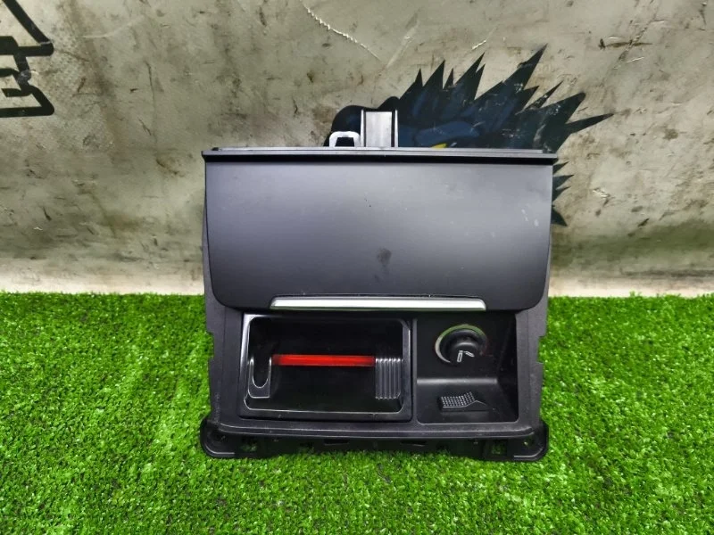 Пепельница Audi A4 2013 8K0857951C B8 CDN