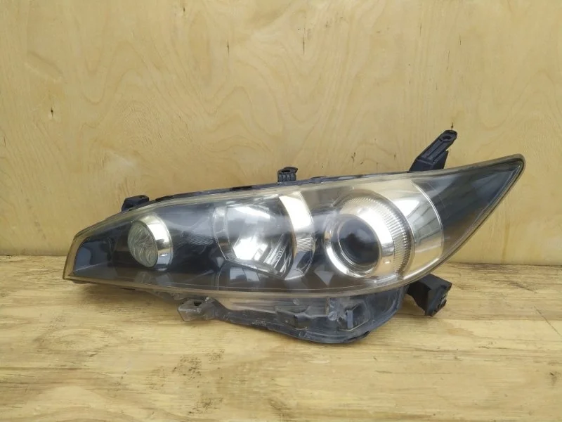 Фара Toyota Wish 2009 ZGE21