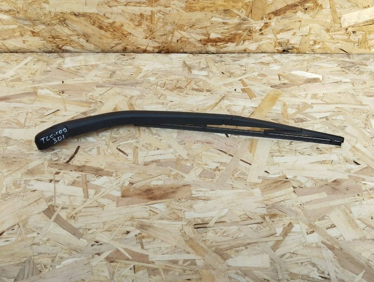 Рычаг стеклоочистителя Toyota Land Cruiser 100 задний