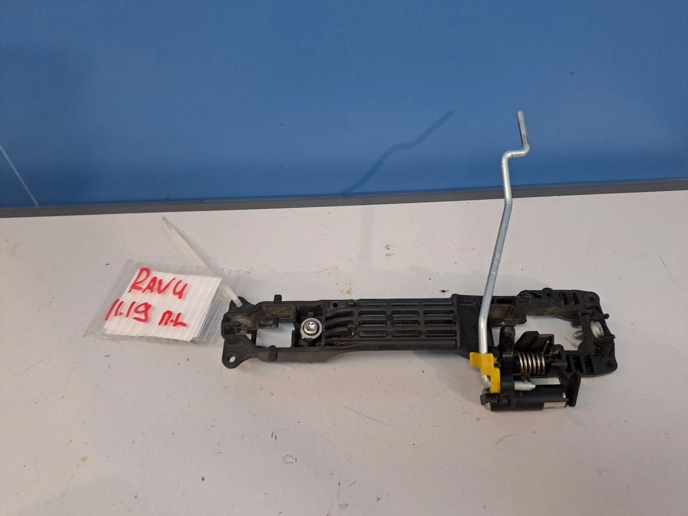 Кронштейн ручки двери передней левой для Toyota RAV 4 2005-2013