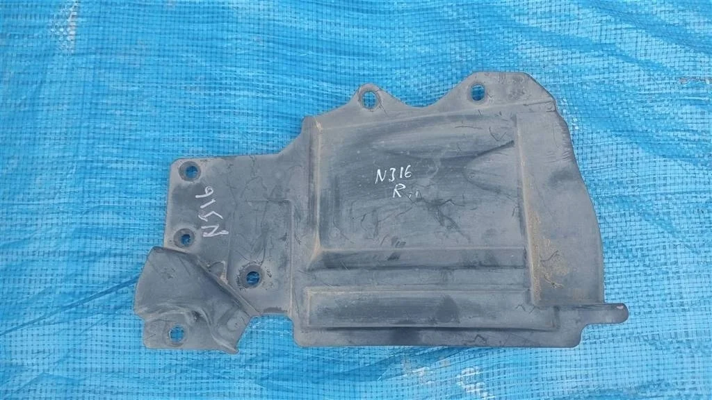 Б.у. пыльник двигателя NISSAN QASHQAI J10 NISSAN QASHQAI J10