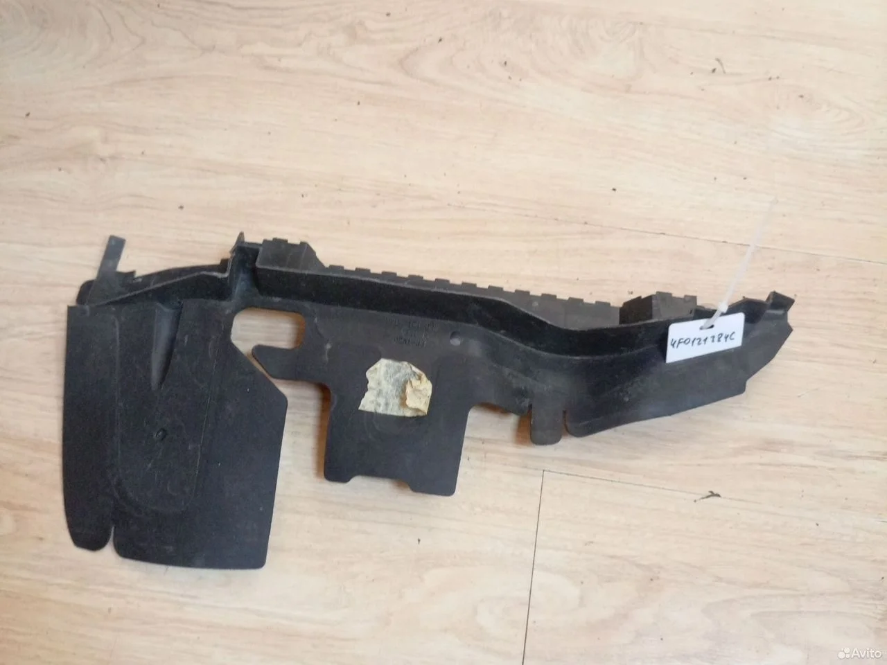 Воздухозаборник audi a6 c6 4f0121284c