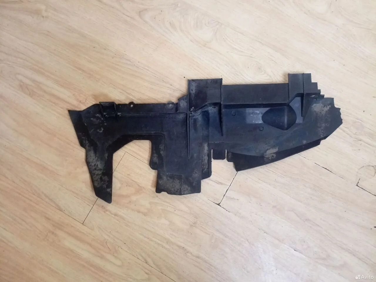 Воздухозаборник audi q7 4l0121283